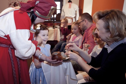 День рождения с ключницей Варварой Елисеевной