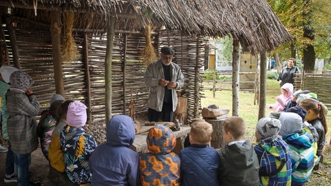 Программа «В мире первобытного человека»