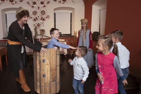 Интерактивная программа «В каждой избушке свои игрушки»