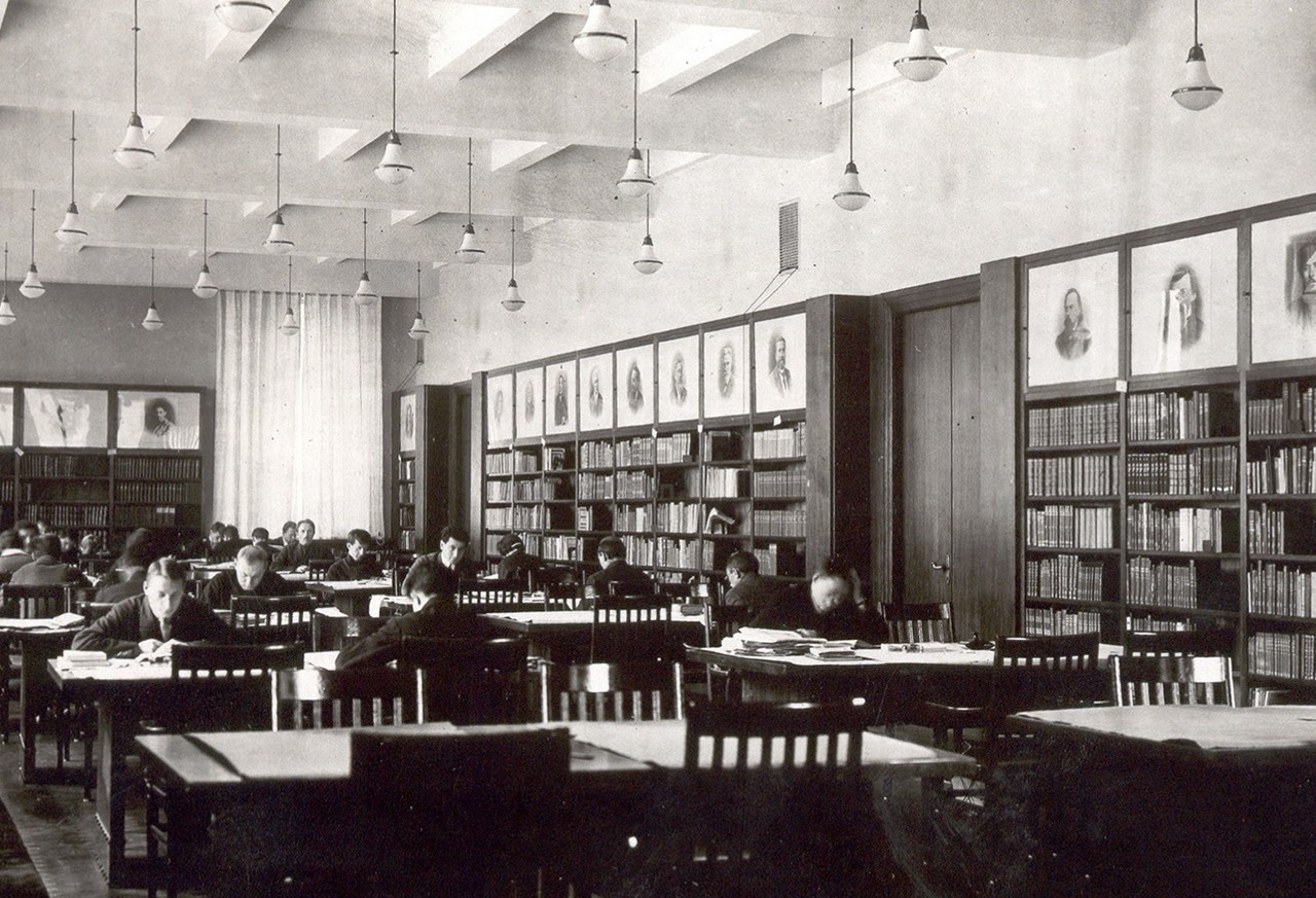 Обзорная экскурсия по зданию Исторической библиотеки "Историческая библиотека: прошлое и настоящее"