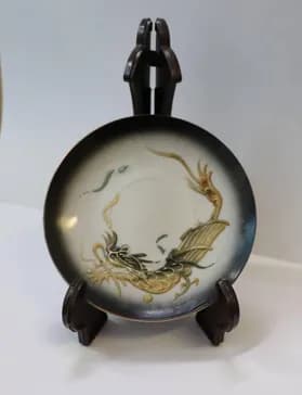 Выставка «Неслучайные традиции»