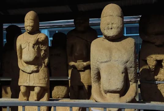 Экскурсия «Тайны каменных изваяний»