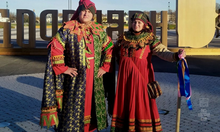 "Как Василий Буслаев дружину собирал, да гостей испытывал"