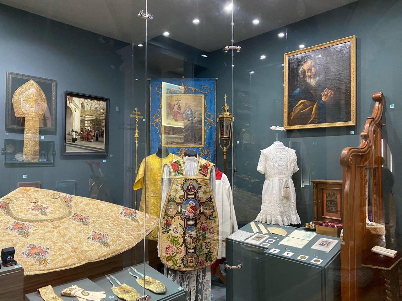 Выставка «Католицизм: вероучение и культ»