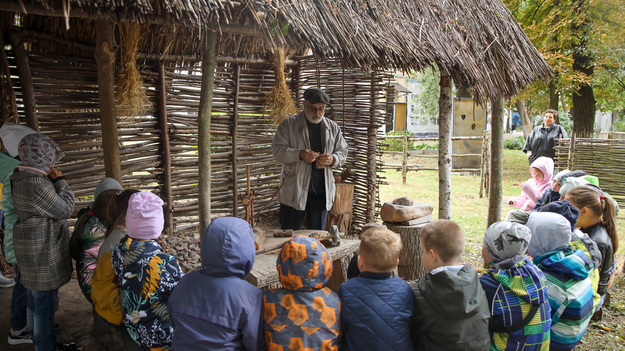 Программа «В мире первобытного человека»