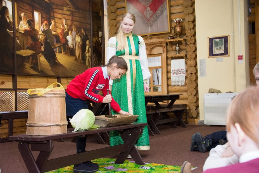 Мероприятие «А ну-ка, девочки!»