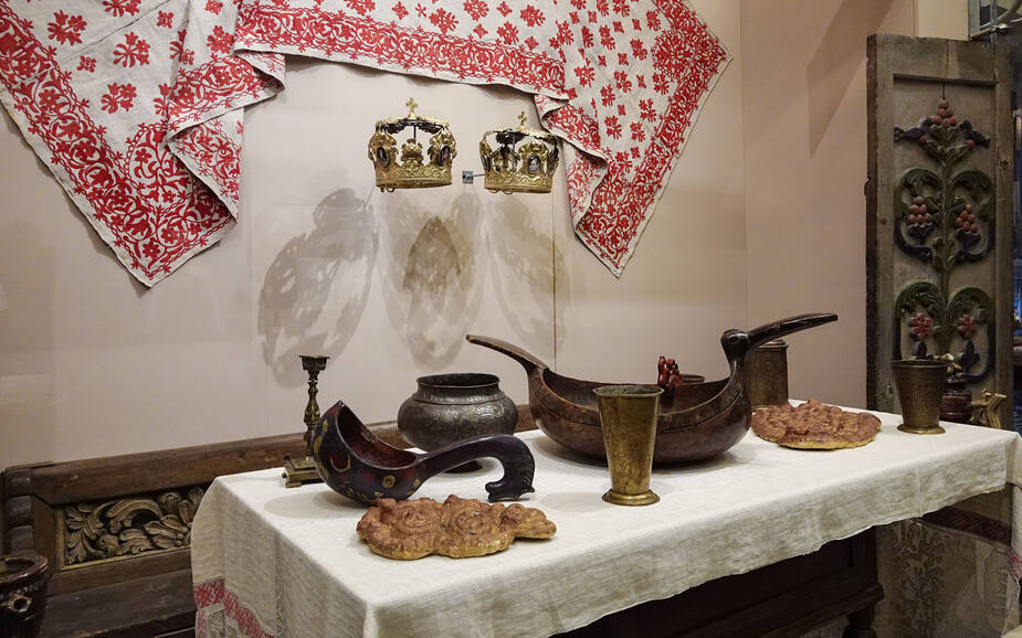 Выставка «Между обычным и волшебным: предметный мир в произведениях А.С. Пушкина»