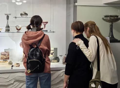 Обзорная экскурсия в Музее истории камнерезного и ювелирного искусства