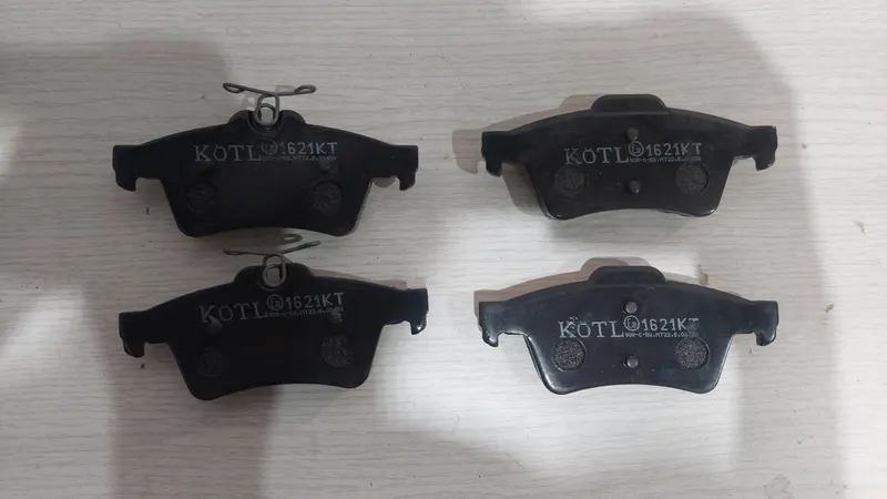 Задние тормозные колодки, комплект Kotl