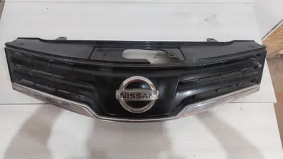 Решетка радиатора Nissan