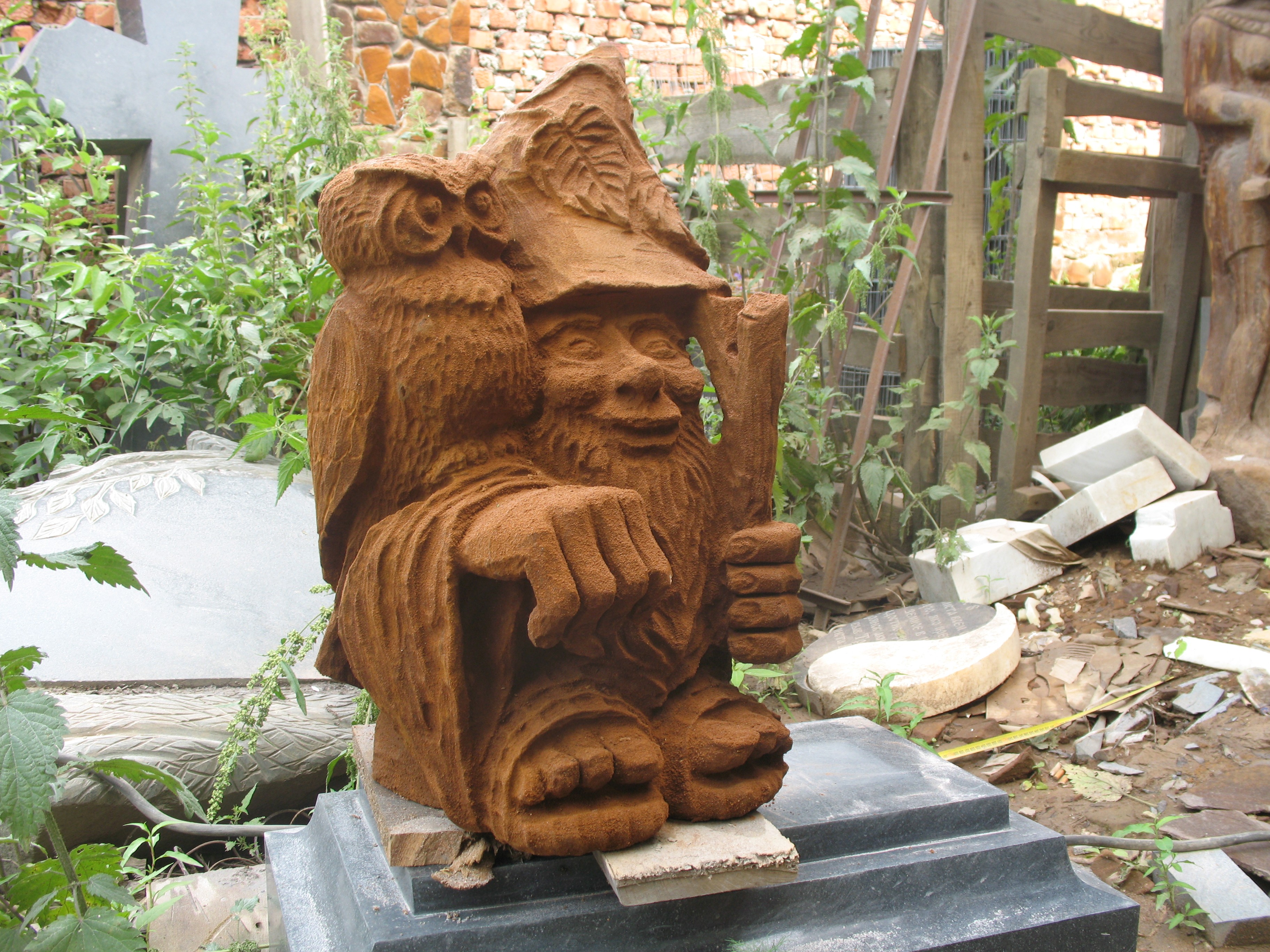 Садовая скульптура  Гном