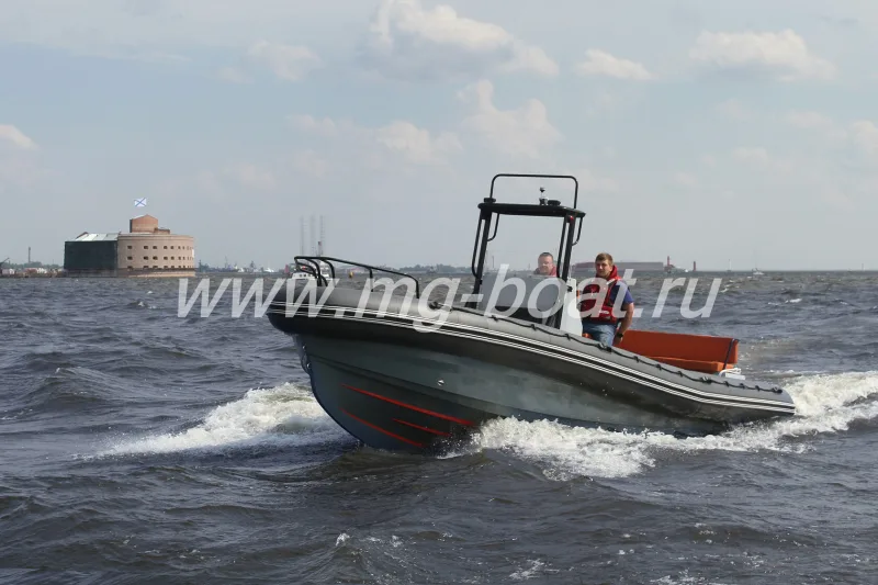 Буревестник 790 Центурион