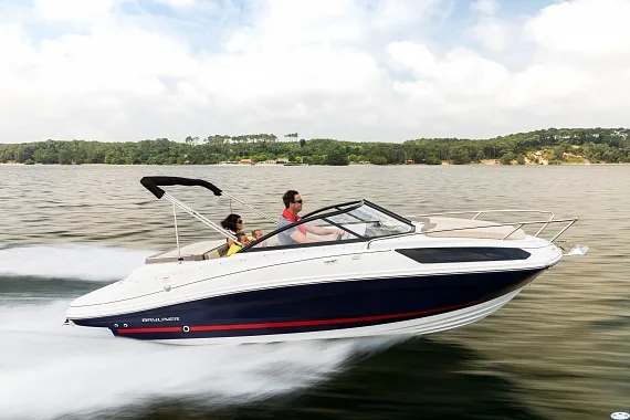 Bayliner VR5 Cuddy