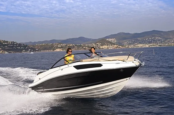 Bayliner VR5O Cuddy