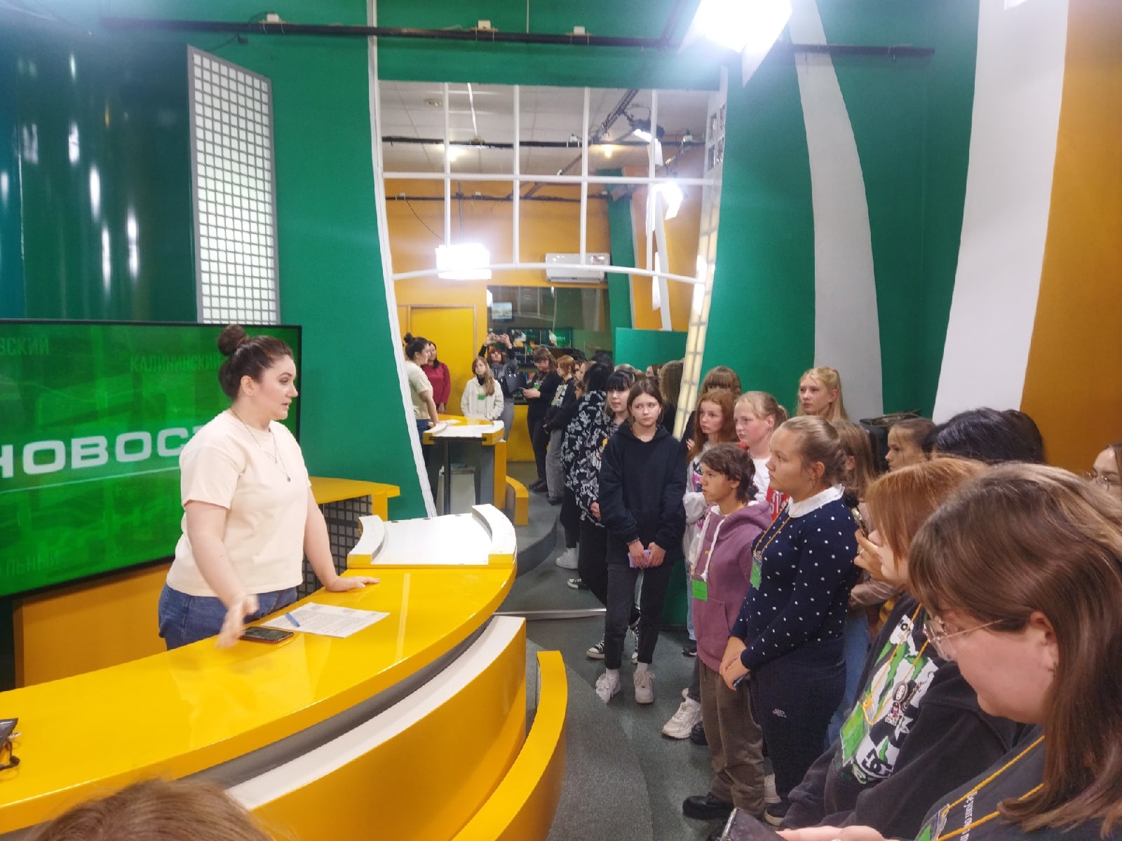 Телевидение рождается здесь!Челябинск глазами камеры - программа для школьной группы. — фото 2