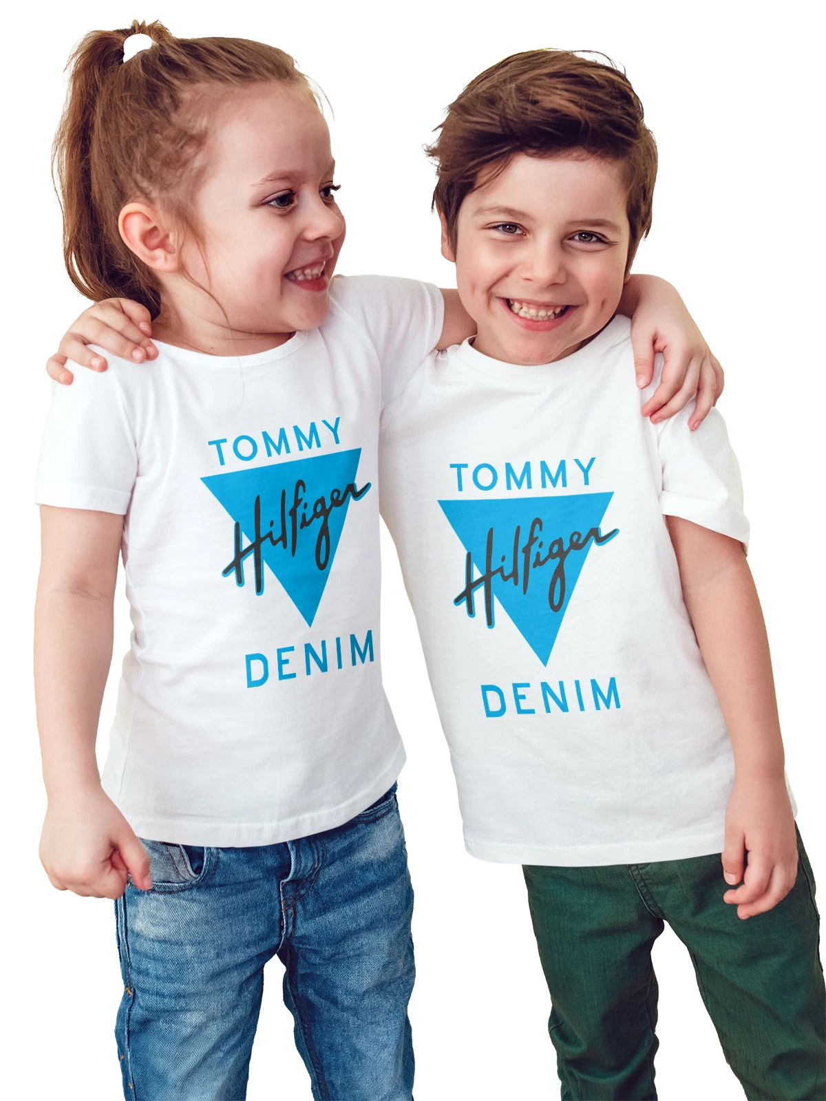 Футболка детская с логотипом Tommy Hilfiger и синим знаком белая с принтом — товарный знак — Белая, фото 1