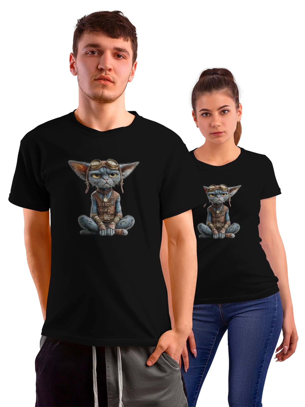 Футболка с серым котом в очках и кожаном снаряжении чёрная с принтом — большие уши — Чёрная, фото 1