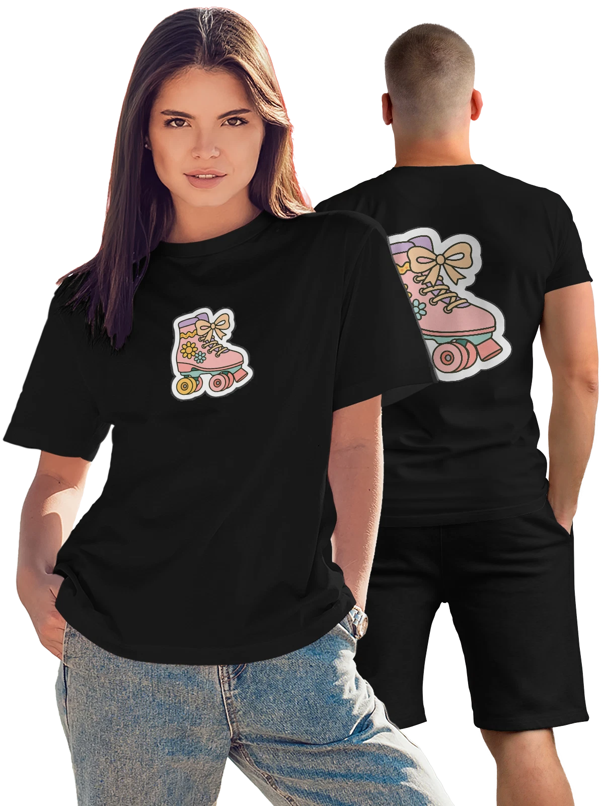 Футболка с розовым роликовым коньком, цветами и бантом чёрная с принтом на спине — цветочный декор — Чёрная, фото 1