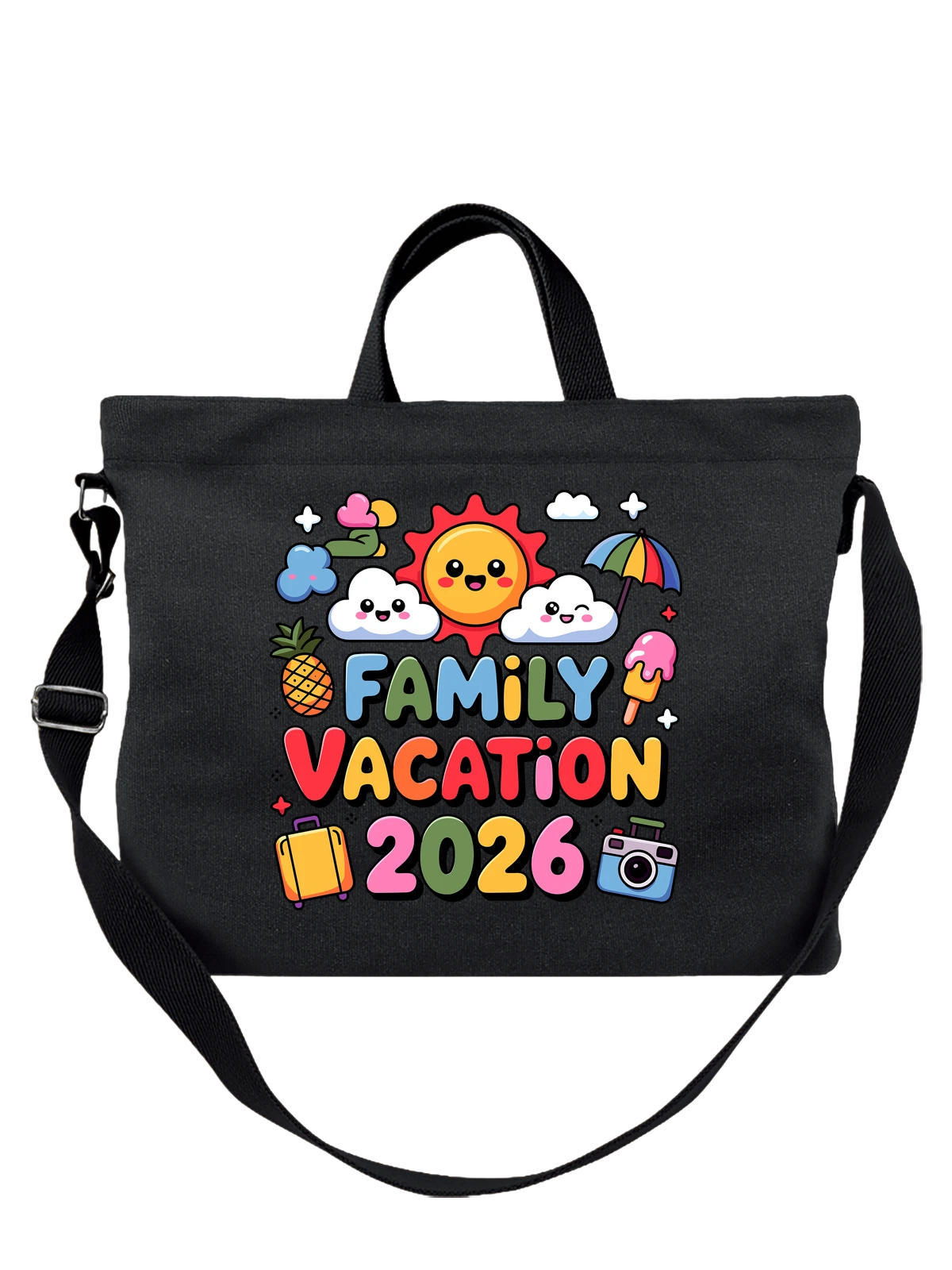 Сумка чёрная с принтом Family Vacation 2026 с улыбающимся солнцем — облака — Чёрная, фото 1