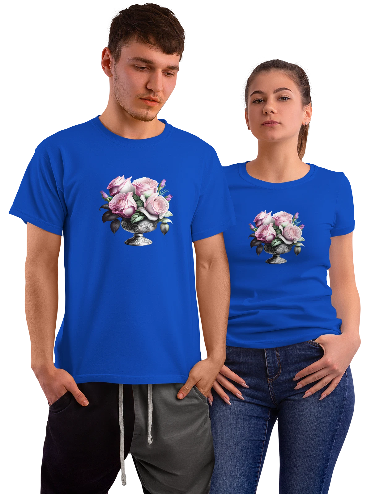 Футболка Rose bouquet розовых роз в декоративной вазе синяя с принтом — petals — Синяя, фото 1