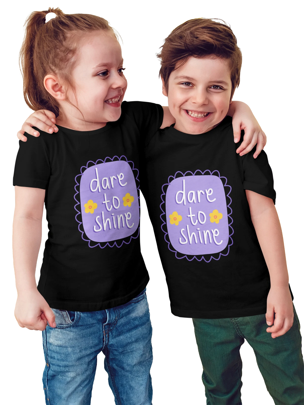 Футболка детская с надписью Dare to Shine и цветами чёрная с принтом — леттеринг — Чёрная, фото 1