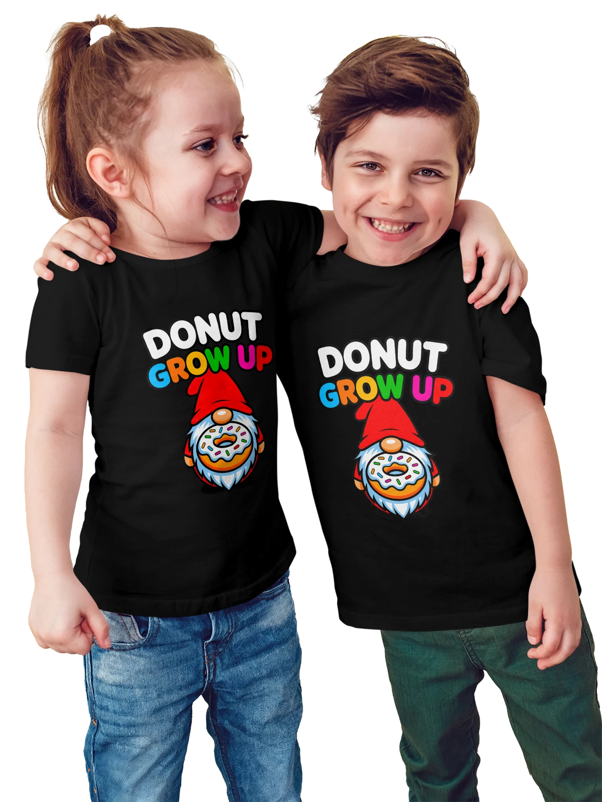 Футболка детская Гном с пончиком и надписью DONUT GROW UP чёрная с принтом — сладости — Чёрная, фото 1