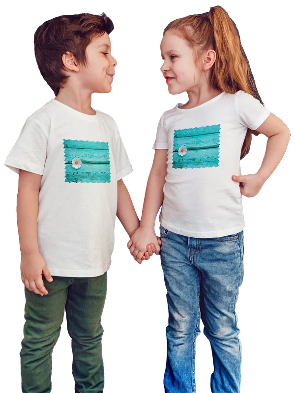 Футболка Цветы Белый цветок на деревянном фоне — Белая, фото 1