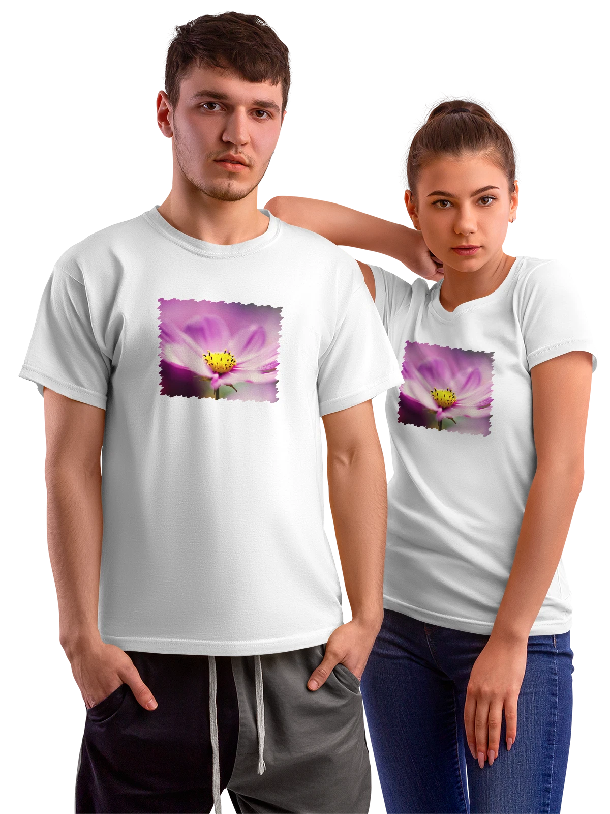 Футболка Макро Purple Cosmos Flower белая с принтом — натуральные цвета — Белая, фото 1