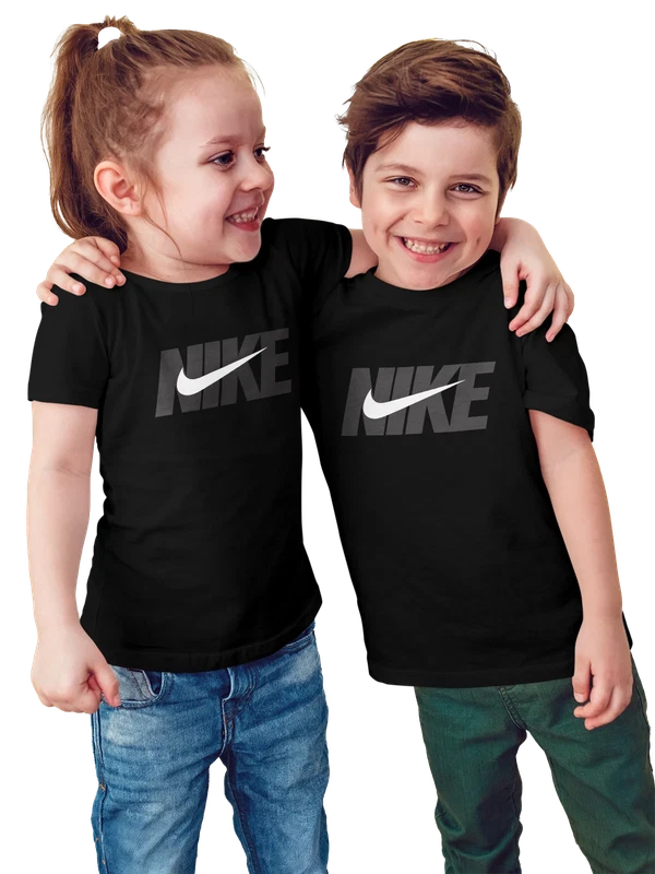 Футболка Nike с крупным логотипом Swoosh и надписью — Чёрная, фото 1
