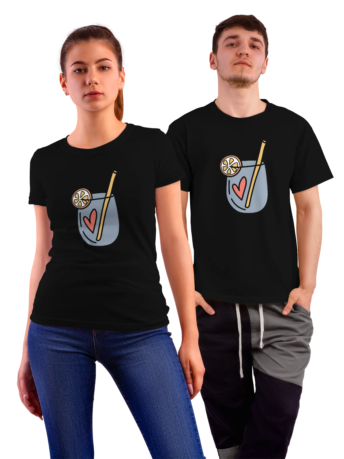 Футболка Стакан коктейля с лимоном и трубочкой чёрная с принтом — сердце на стакане — Чёрная, фото 1