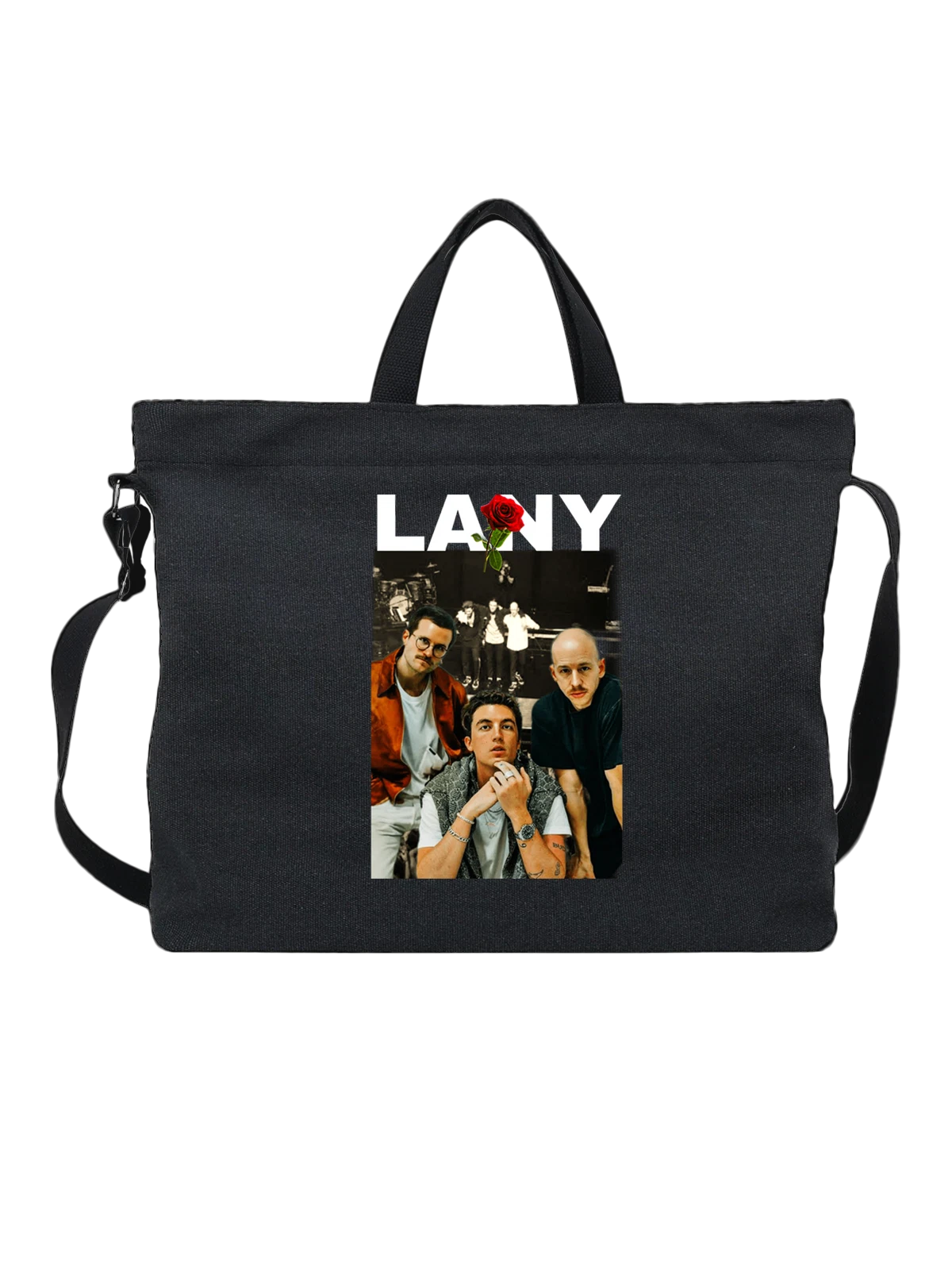 Сумка чёрная с принтом Группа LANY с красной розой и тремя музыкантами — музыкальный постер — Чёрная, фото 1