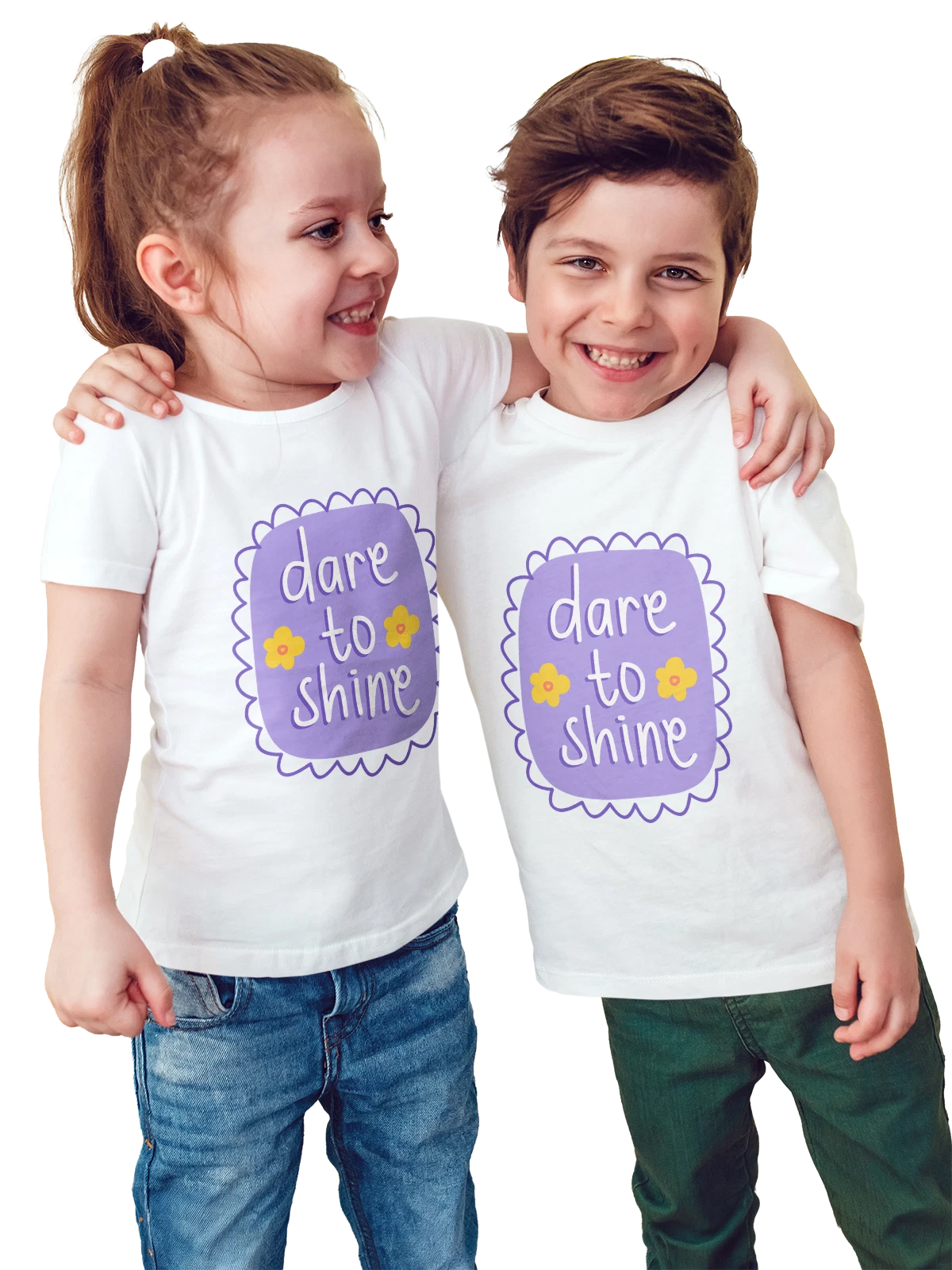 Футболка детская с надписью Dare to Shine и цветами белая с принтом — леттеринг — Белая, фото 1