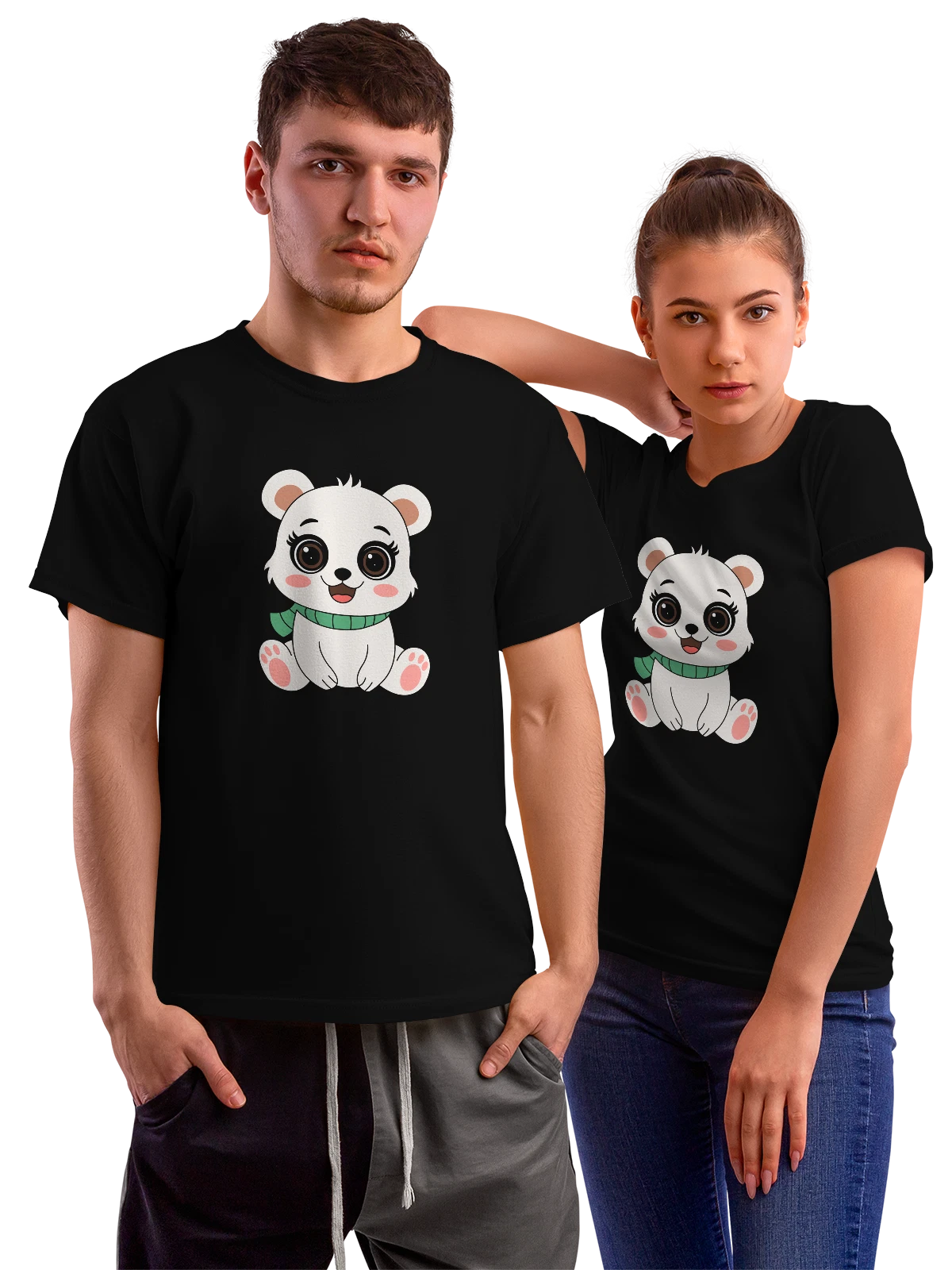 Футболка Белый медвежонок в зелёном шарфе милый чёрная с принтом — зелёный шарф — Чёрная, фото 1