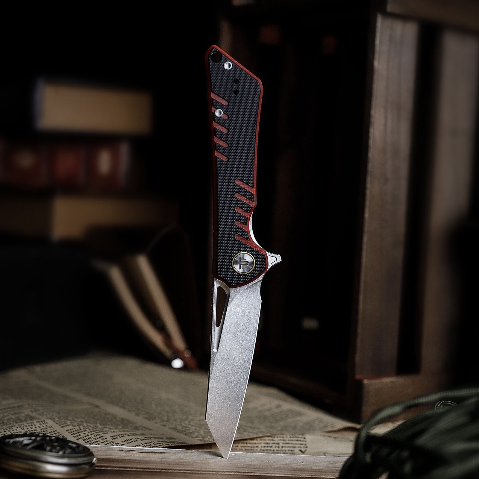 Складной туристический нож TRIVISA Monoceros-03RB клинок 14C28N рукоять G10 (красный-черный)